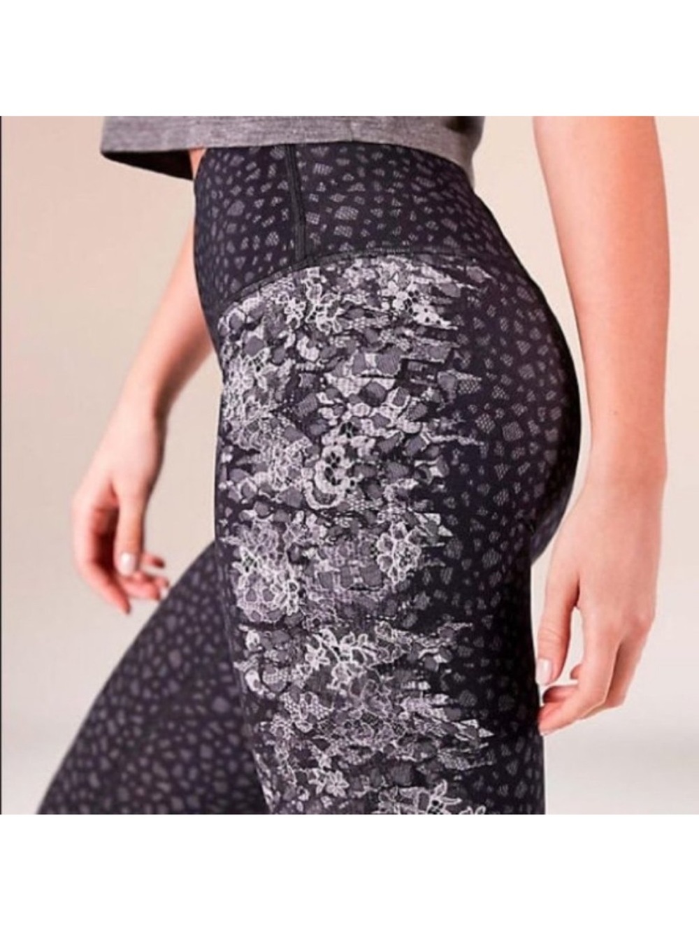 Lululemon wunder under High-rise Black & Gray Patterned Leggings size 6